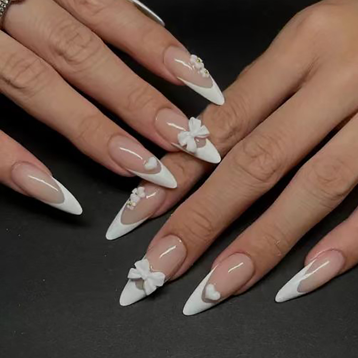 24개 패션 라인스톤 프레스온 네일 팁 진주 디자인 롱 - Nail Art Quirky 리뷰 및 가격