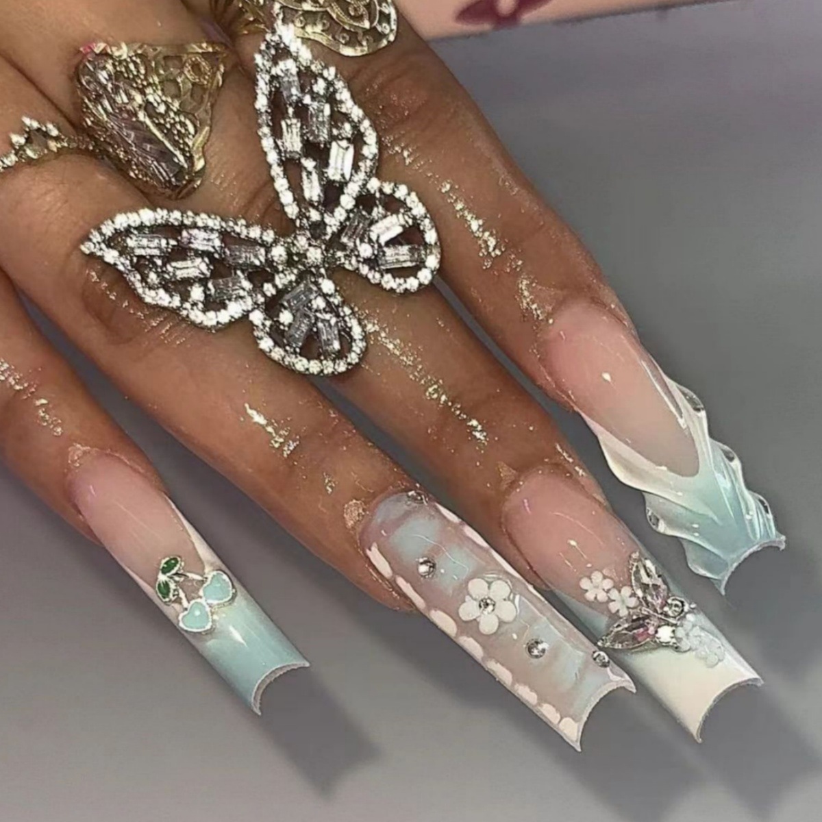 24개 꽃무늬 프레스온 네일 아트 라인 프렌치 팁 롱  - Nail Art Quirky 리뷰 및 가격